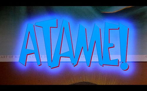 《紅的相冊》 從視覺符號到情感記憶的影視策劃新維度